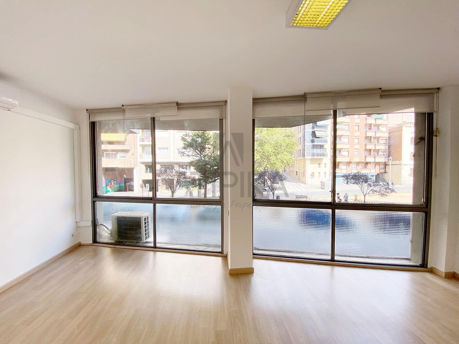 3 soverom Kontor til leie i Barcelona by - € 900 (Ref: 9548696)