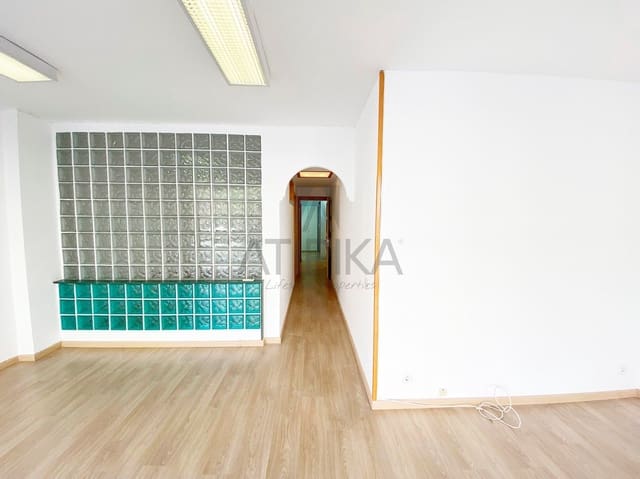 3 soverom Kontor til leie i Barcelona by - € 900 (Ref: 9548696)