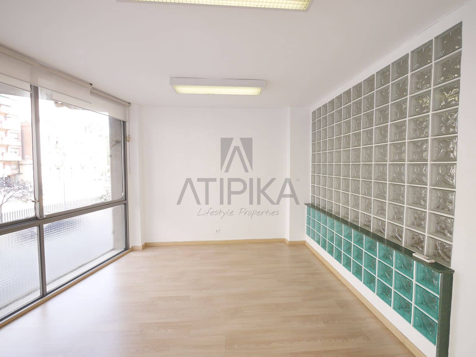 3 soverom Kontor til leie i Barcelona by - € 900 (Ref: 9548696)