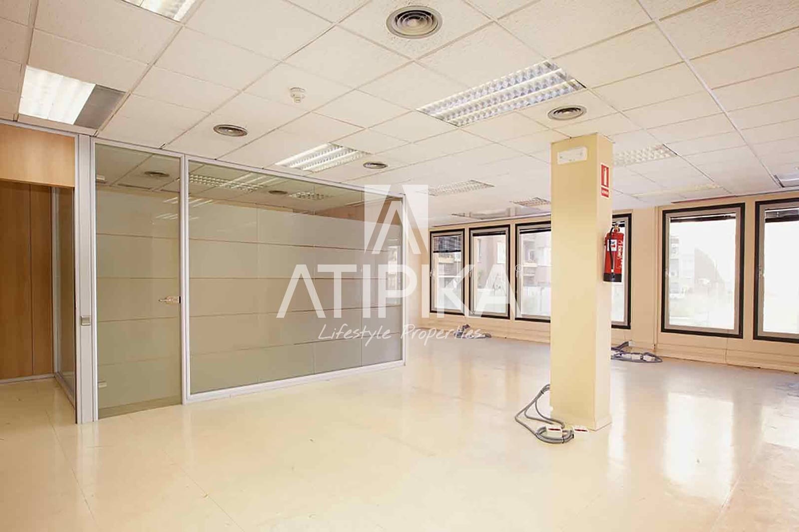 2 soverom Kontor til leie i Barcelona by - € 2 356 (Ref: 9548697)