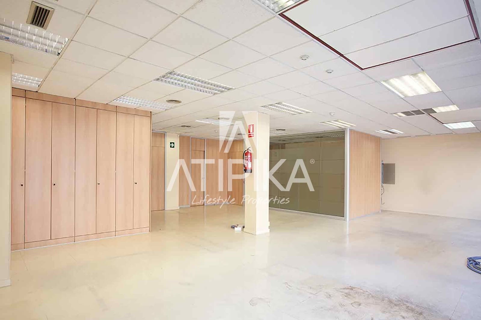 2 soverom Kontor til leie i Barcelona by - € 2 356 (Ref: 9548697)