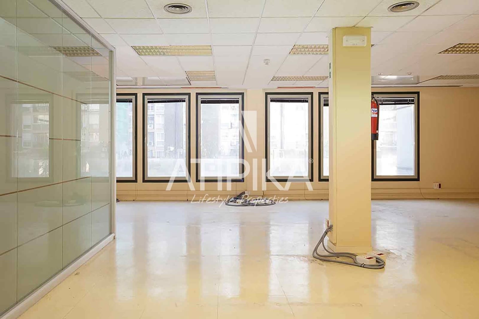 2 soverom Kontor til leie i Barcelona by - € 2 356 (Ref: 9548697)