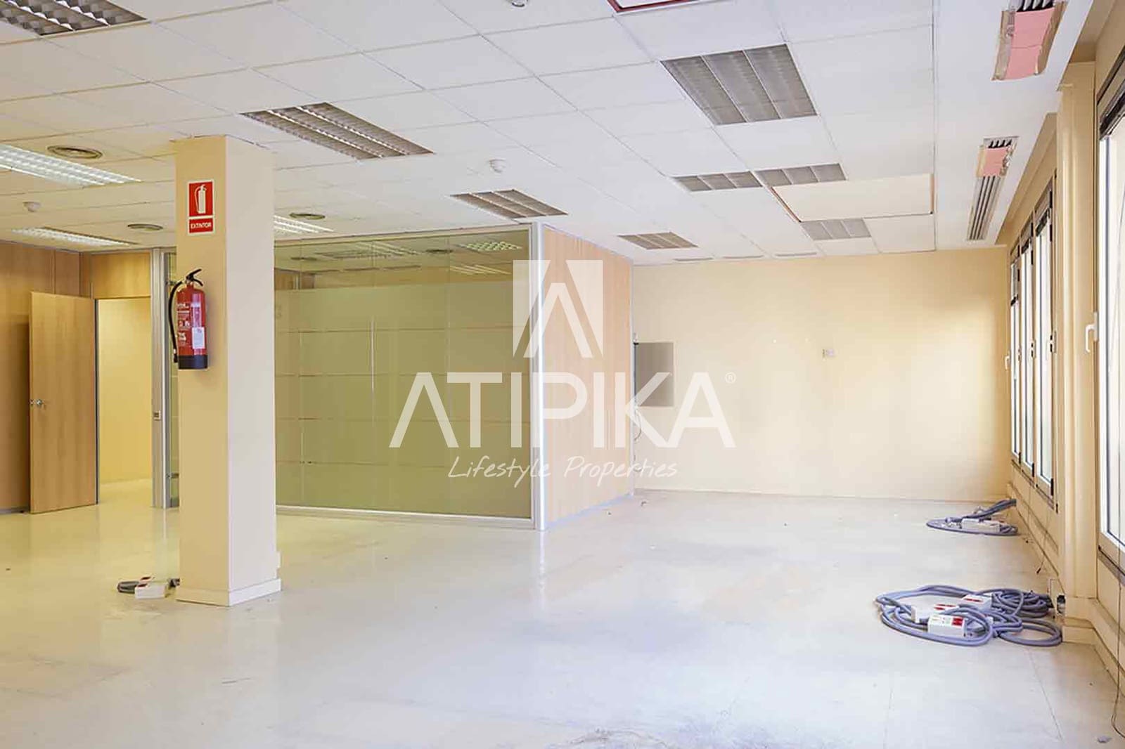 2 soverom Kontor til leie i Barcelona by - € 2 356 (Ref: 9548697)