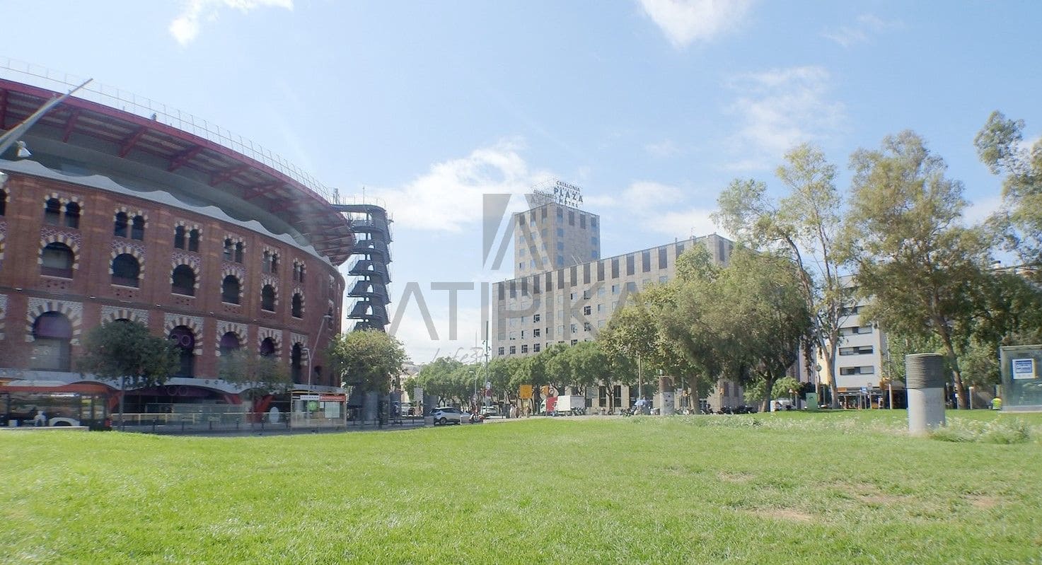 2 soverom Kontor til leie i Barcelona by - € 2 356 (Ref: 9548697)