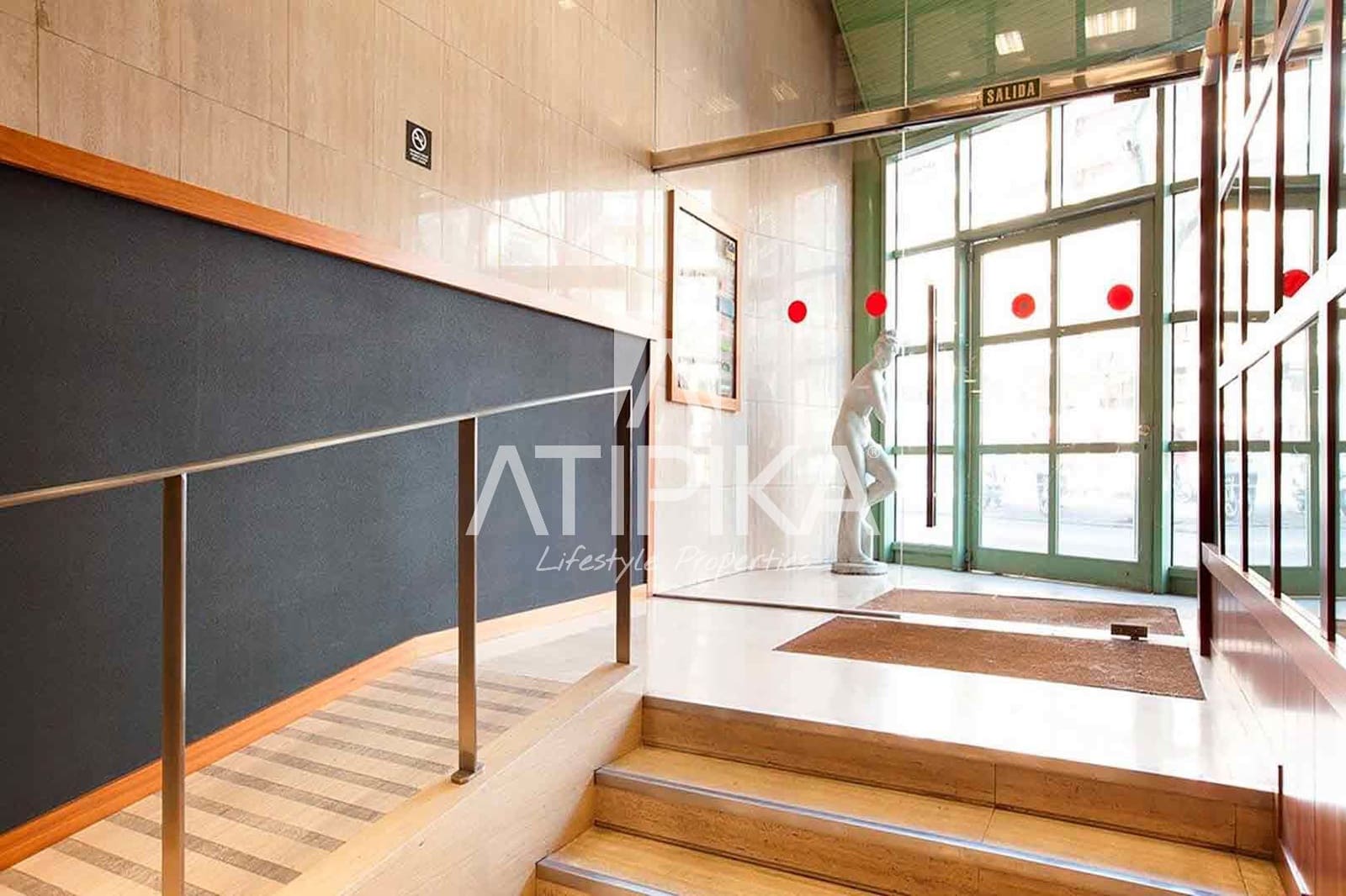 2 soverom Kontor til leie i Barcelona by - € 1 241 (Ref: 9548698)