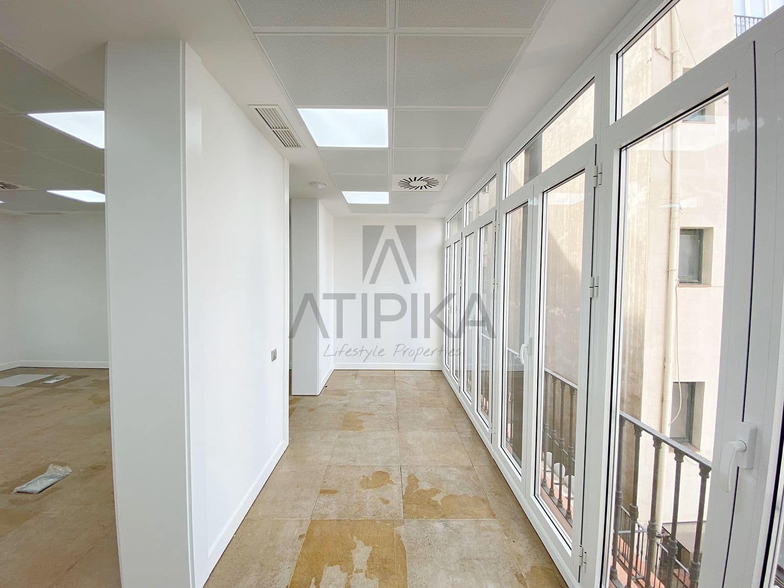3 bedroom Office for rent in Barcelona city - € 3,042 (Ref: 9548699)