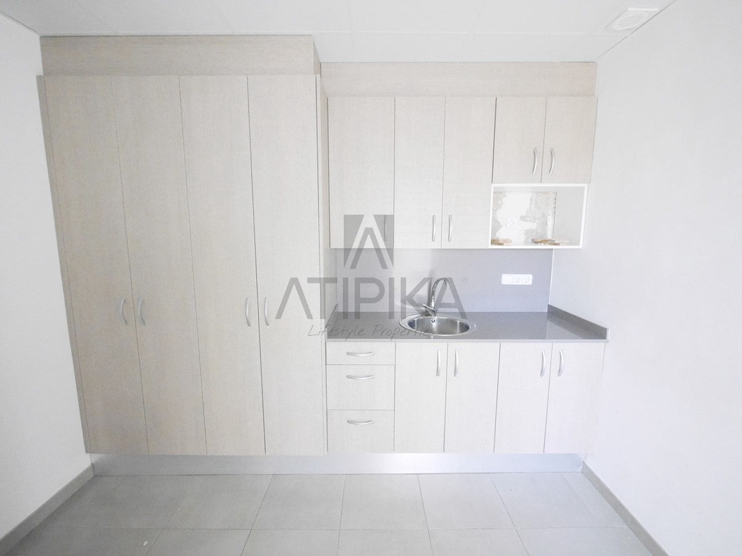 1 soverom Kontor til leie i Barcelona by - € 3 335 (Ref: 9548700)