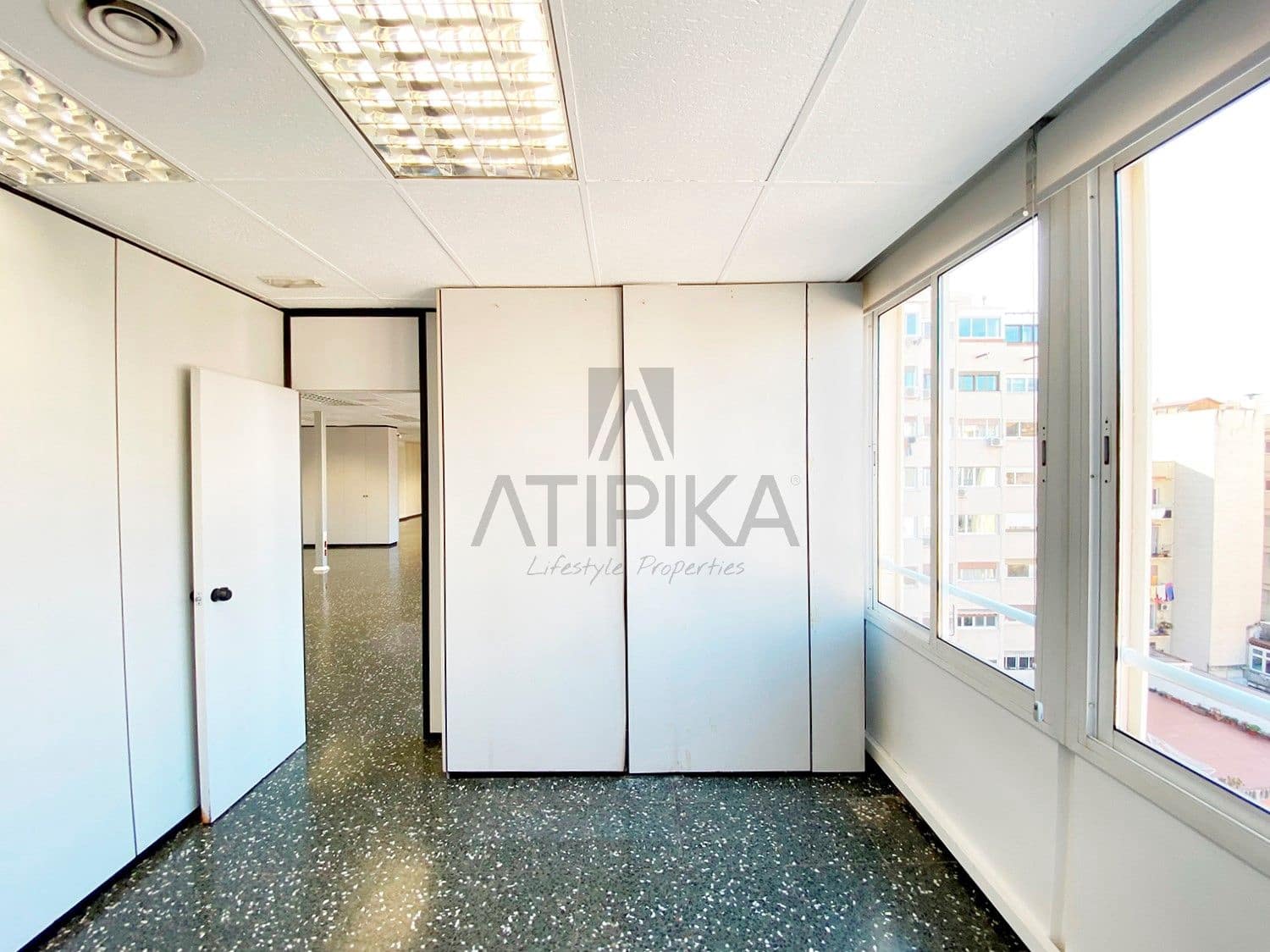 1 soverom Kontor til leie i Barcelona by - € 3 335 (Ref: 9548700)