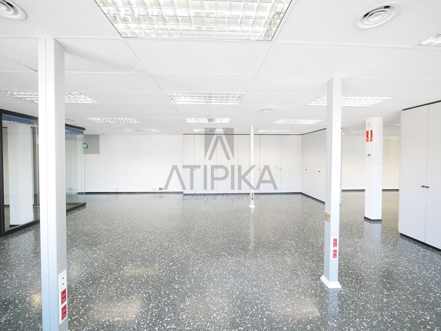 1 soverom Kontor til leie i Barcelona by - € 3 335 (Ref: 9548700)