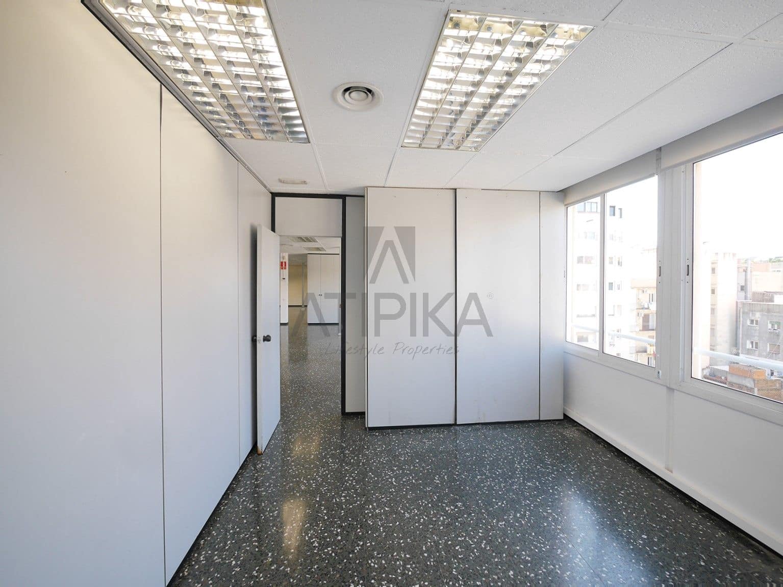 1 soverom Kontor til leie i Barcelona by - € 3 335 (Ref: 9548700)