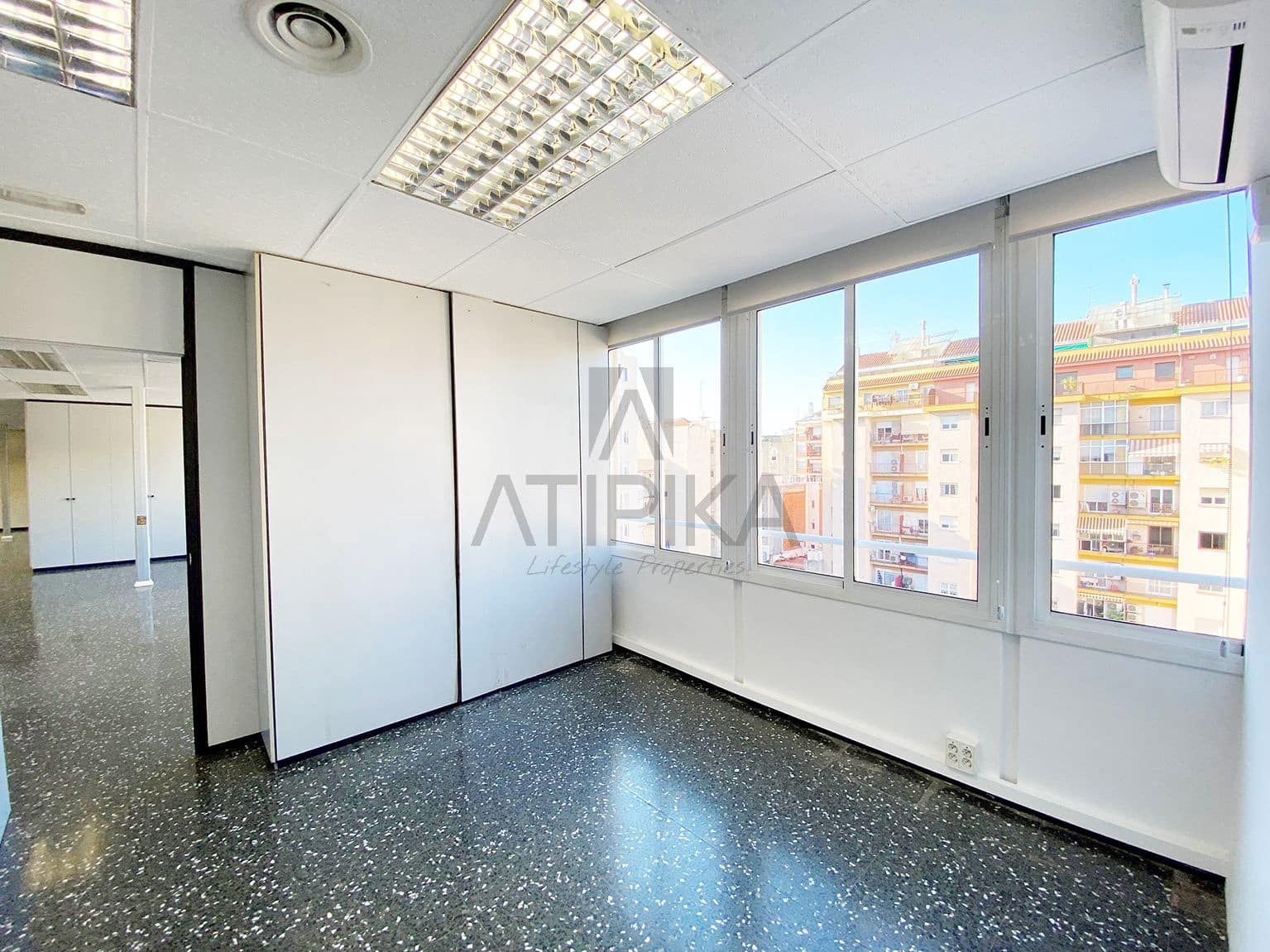 1 soverom Kontor til leie i Barcelona by - € 3 335 (Ref: 9548700)