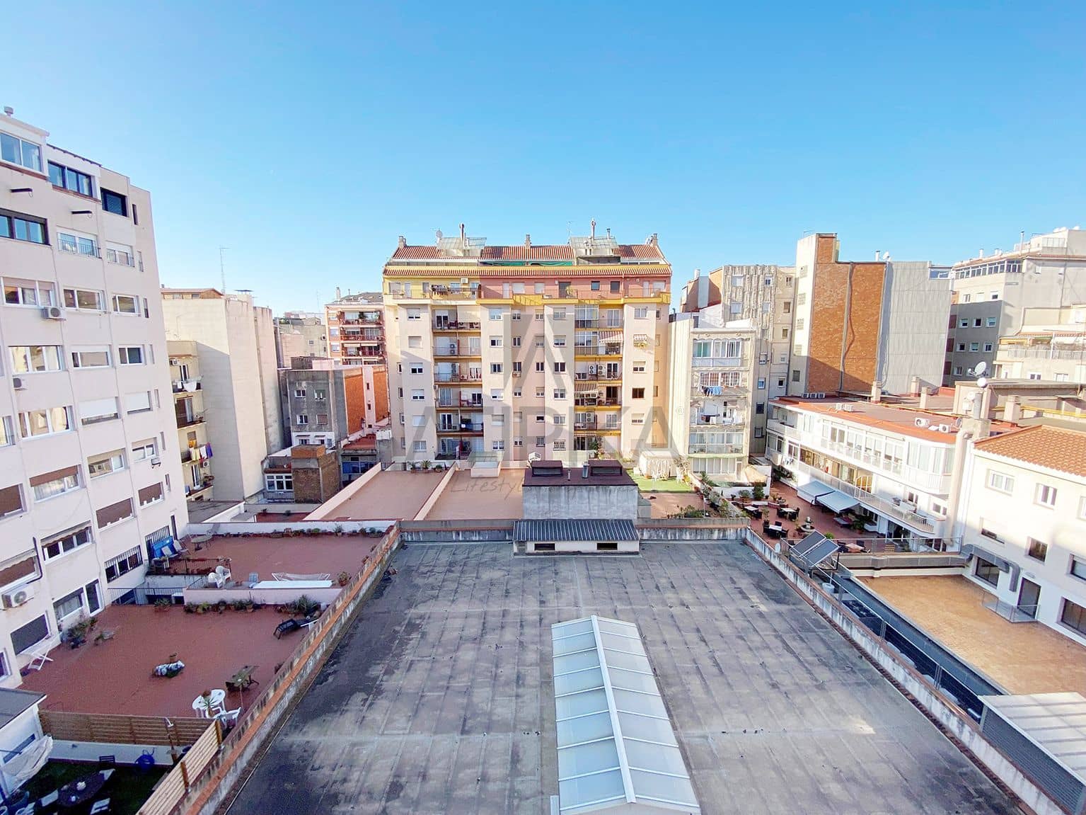 1 soverom Kontor til leie i Barcelona by - € 3 335 (Ref: 9548700)