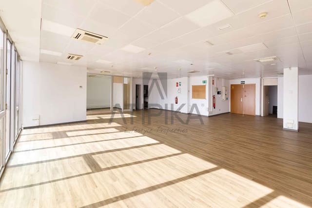 3 slaapkamer Kantoor te huur in Barcelona stad - € 4.481 (Ref: 9548705)