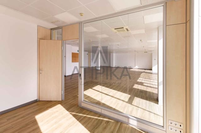 3 slaapkamer Kantoor te huur in Barcelona stad - € 4.481 (Ref: 9548705)