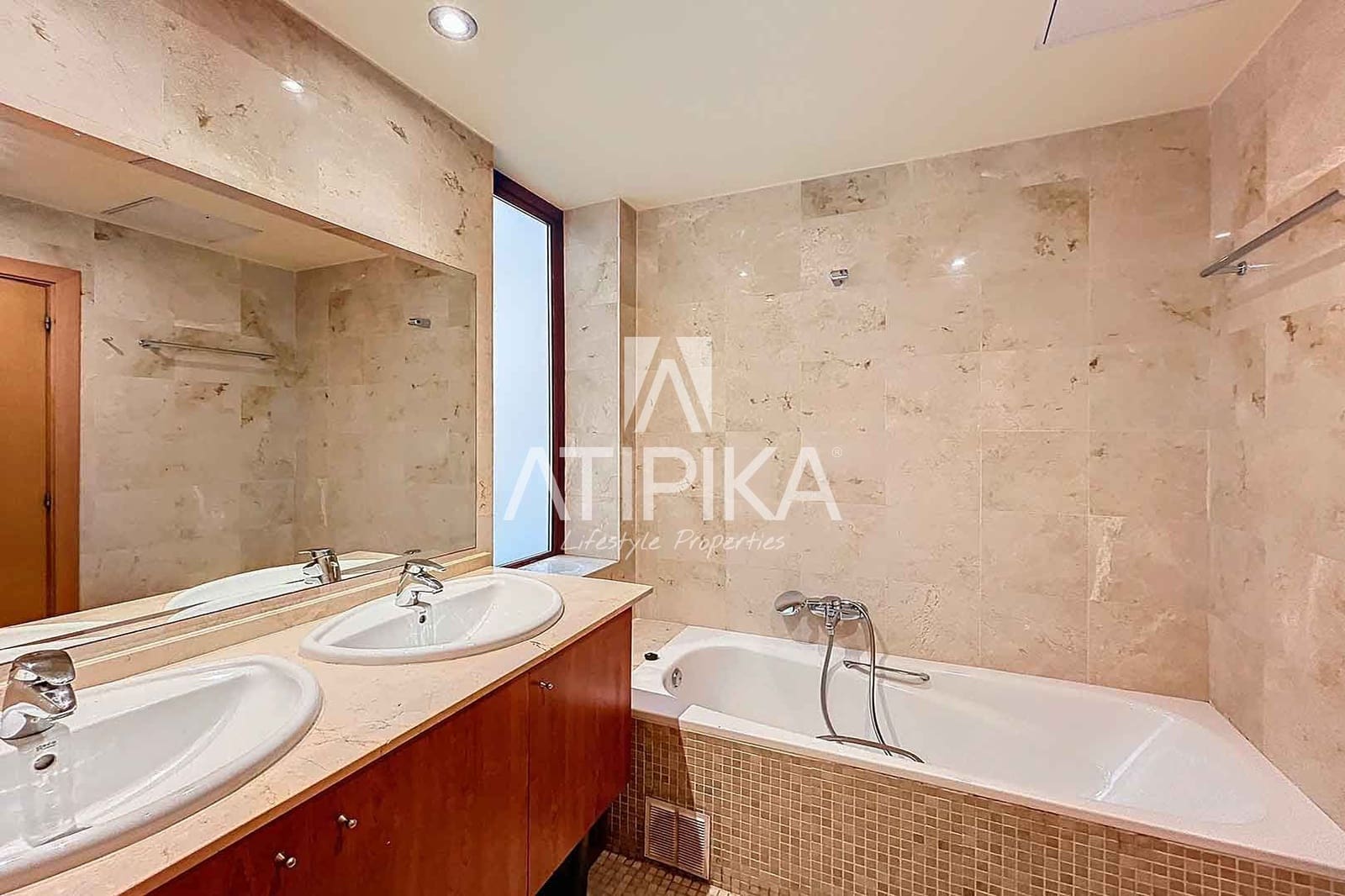 2 bedroom Office for rent in Barcelona city - € 2,100 (Ref: 9548708)