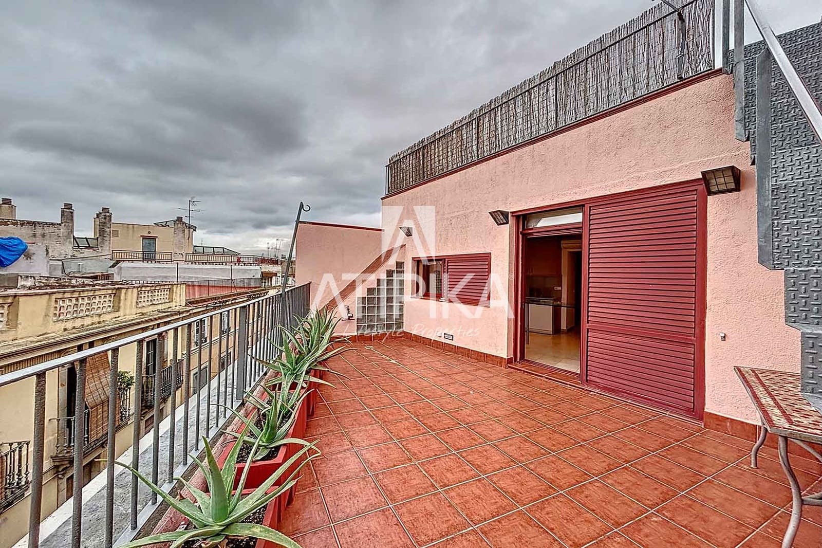 2 bedroom Office for rent in Barcelona city - € 2,100 (Ref: 9548708)