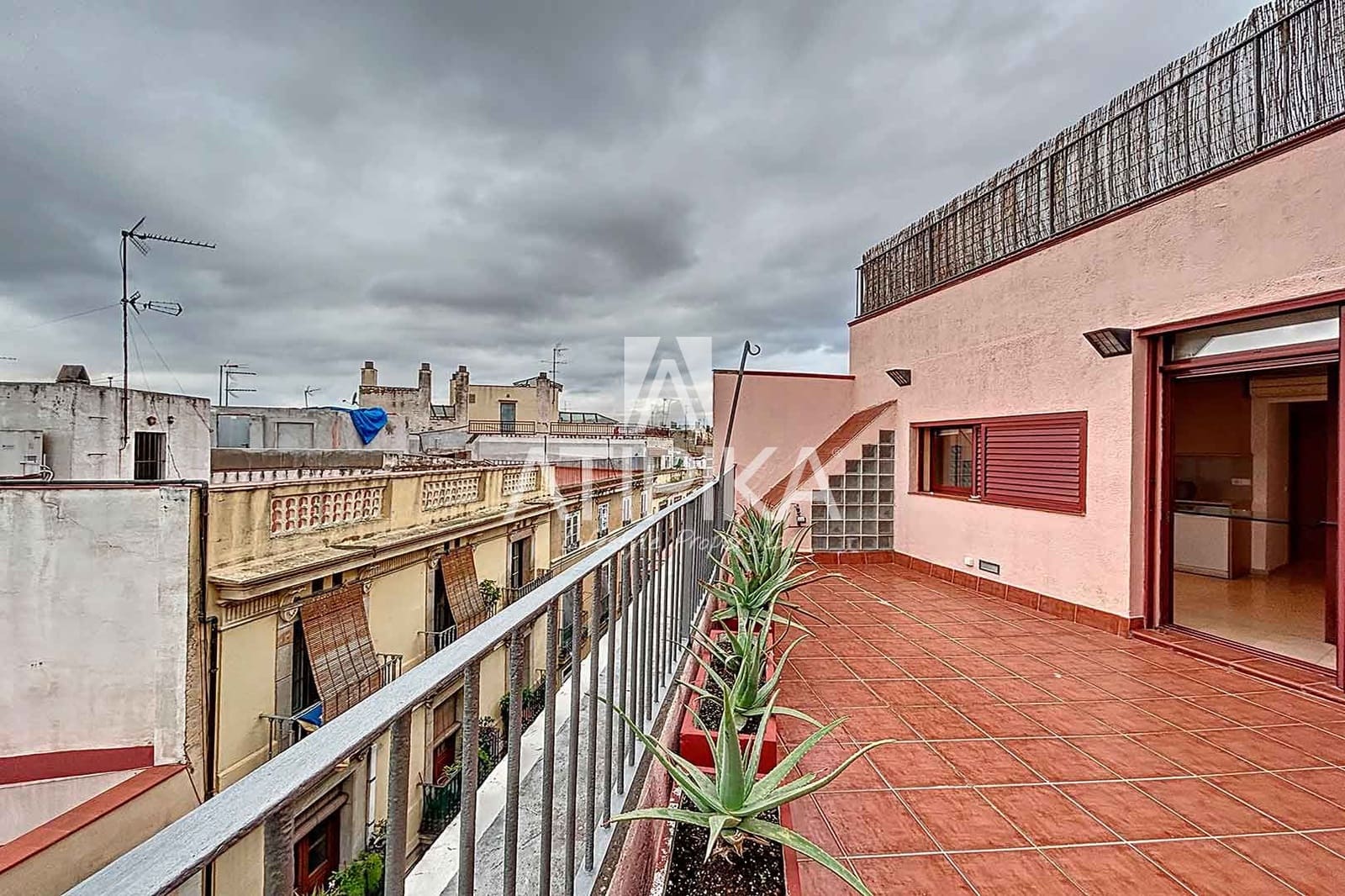 2 bedroom Office for rent in Barcelona city - € 2,100 (Ref: 9548708)