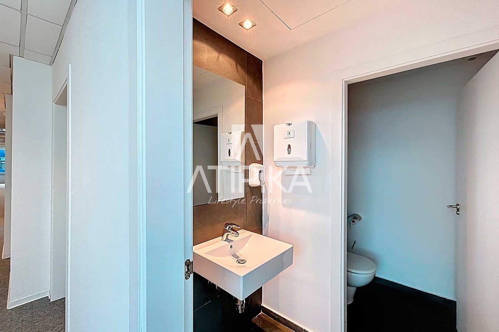 Toimisto vuokrattavana paikassa Badalona - 3 300 € (Ref: 9548709)