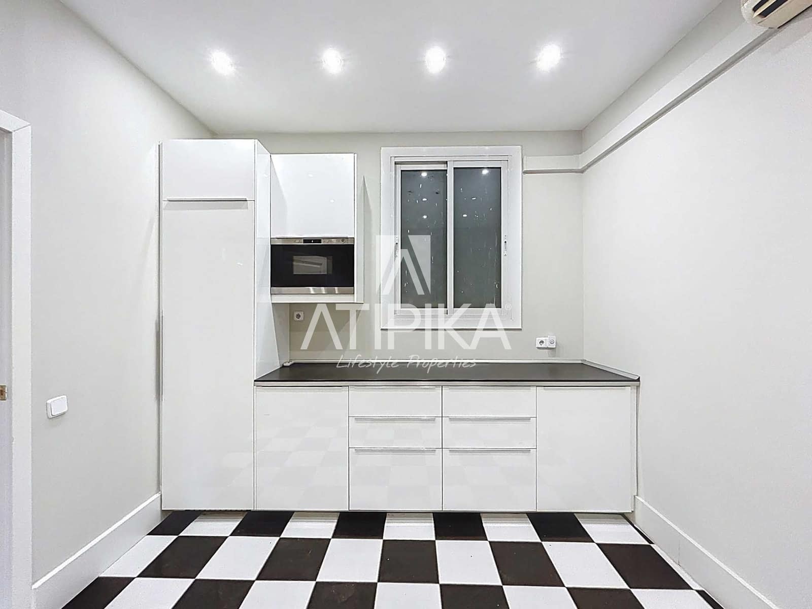 5 soverom Kontor til leie i Barcelona by - € 3 423 (Ref: 9548712)