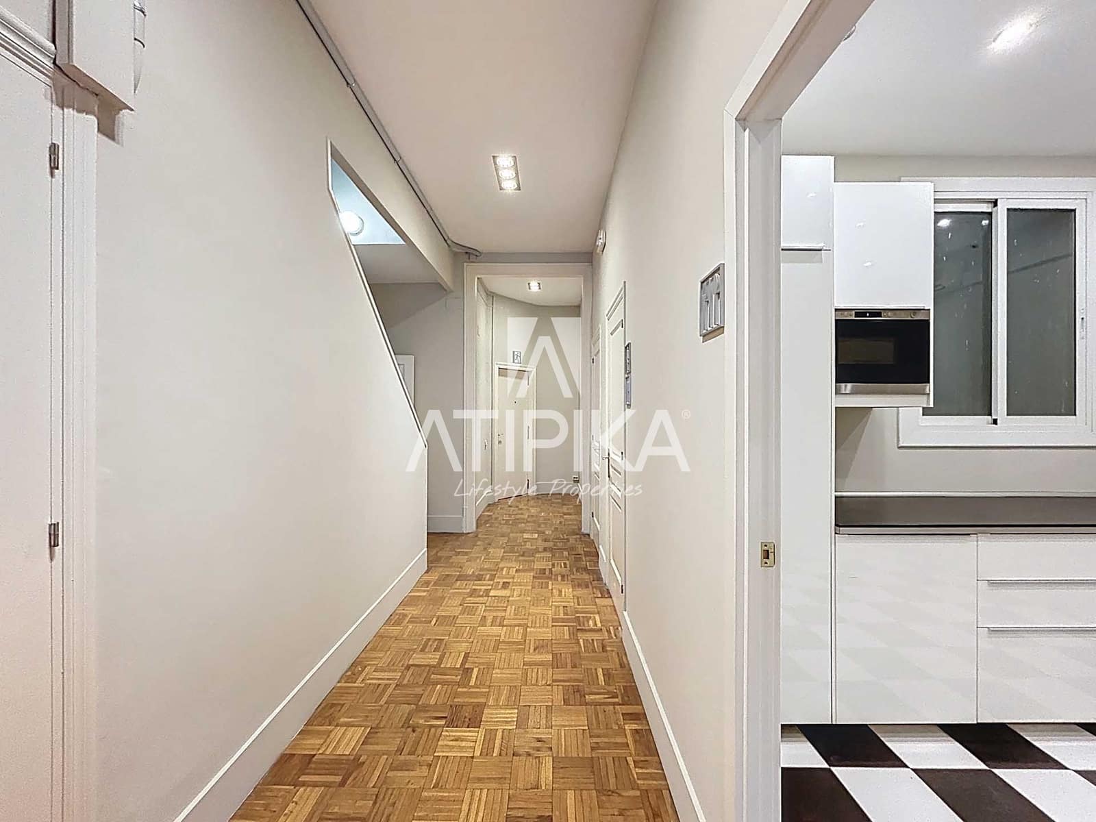 5 soverom Kontor til leie i Barcelona by - € 3 423 (Ref: 9548712)