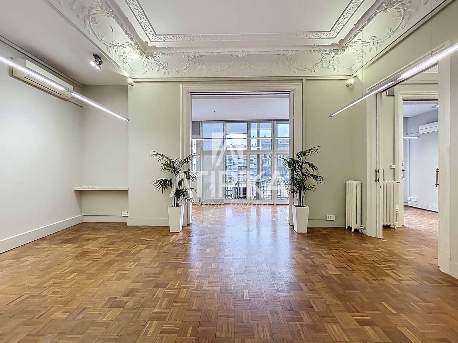 5 soverom Kontor til leie i Barcelona by - € 3 423 (Ref: 9548712)