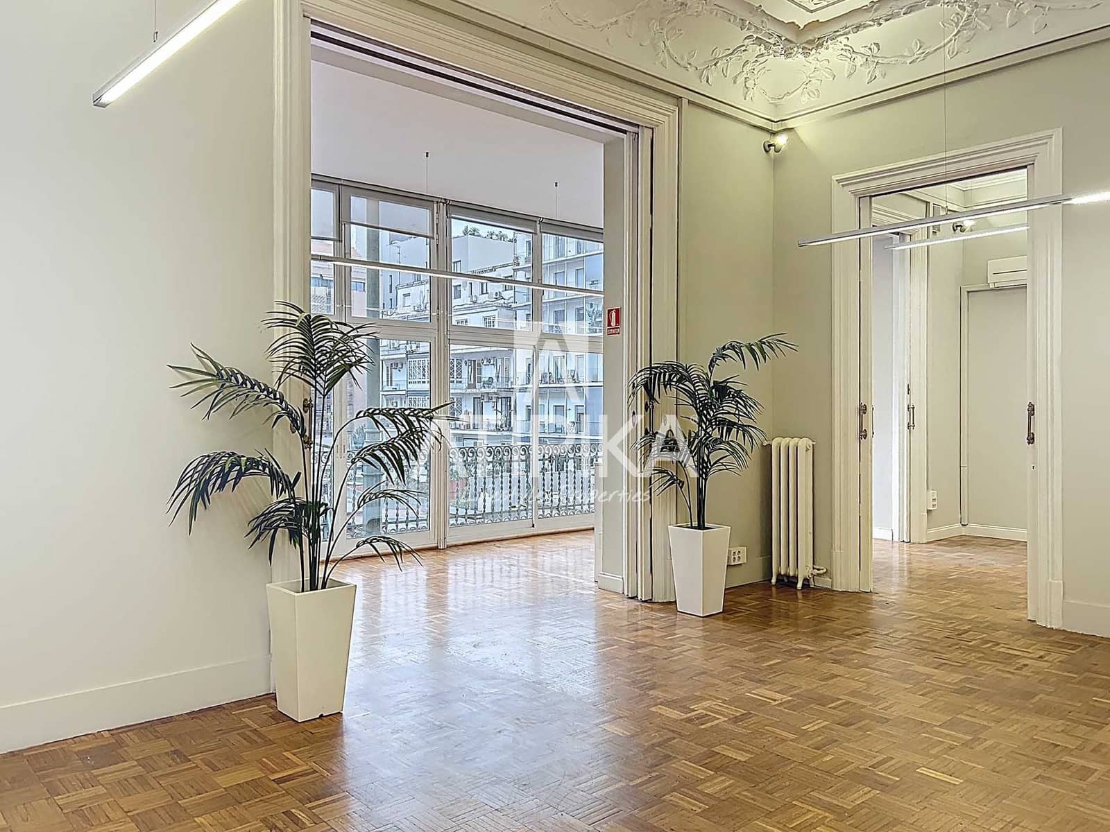 5 soverom Kontor til leie i Barcelona by - € 3 423 (Ref: 9548712)