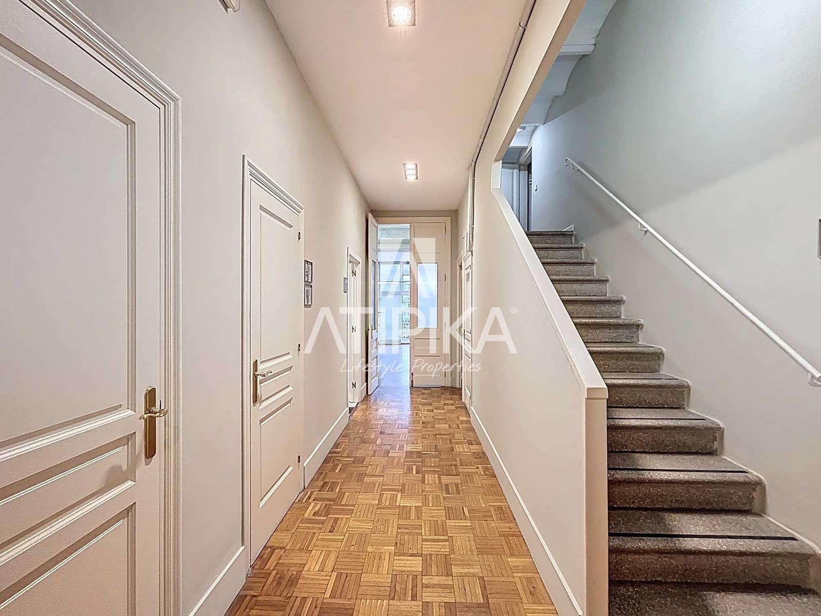 5 soverom Kontor til leie i Barcelona by - € 3 423 (Ref: 9548712)