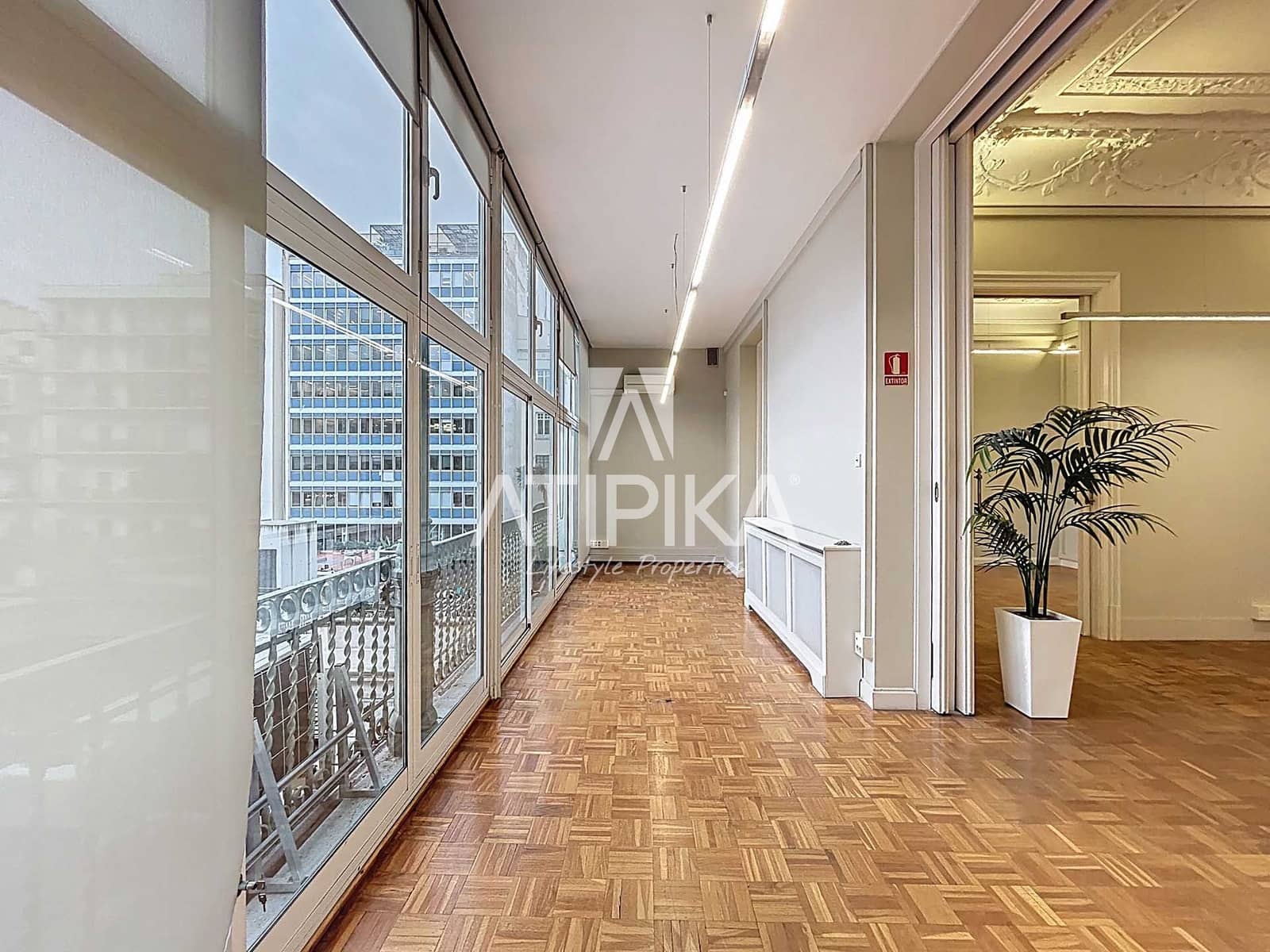 5 soverom Kontor til leie i Barcelona by - € 3 423 (Ref: 9548712)