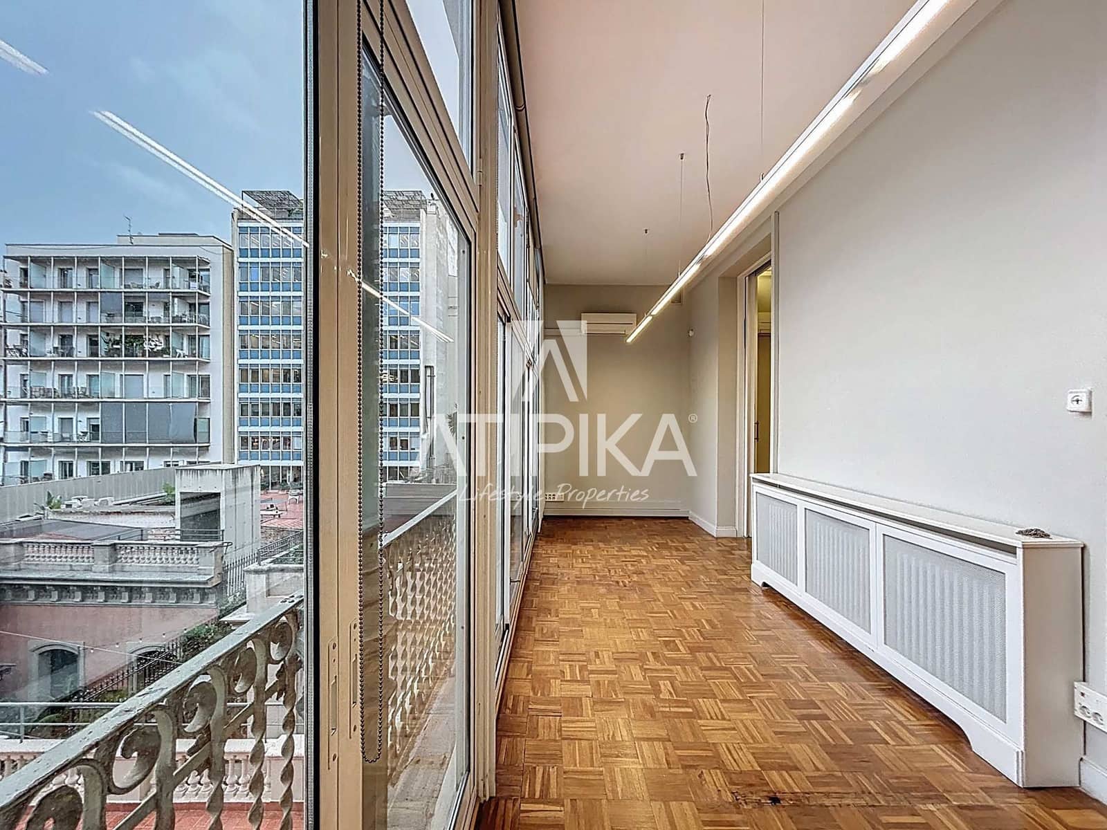 5 soverom Kontor til leie i Barcelona by - € 3 423 (Ref: 9548712)