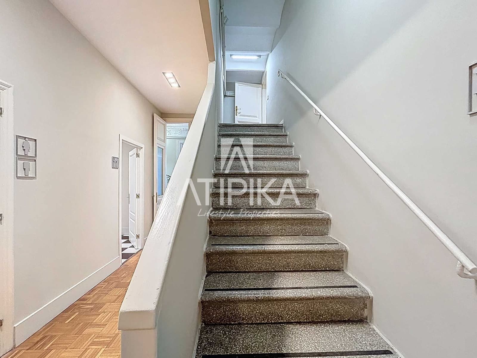 5 soverom Kontor til leie i Barcelona by - € 3 423 (Ref: 9548712)