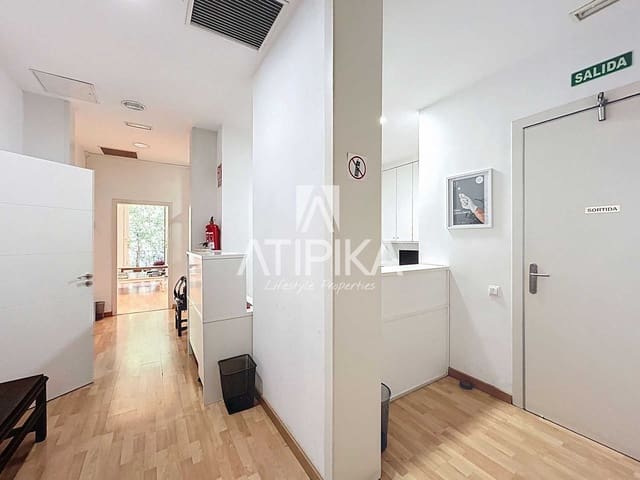 5 bedroom Commercial for rent in Barcelona city - € 3,500 (Ref: 9548713)