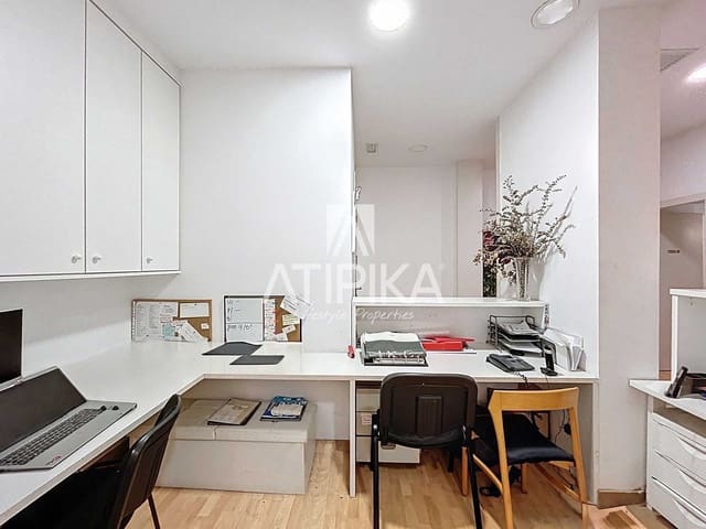 5 bedroom Commercial for rent in Barcelona city - € 3,500 (Ref: 9548713)