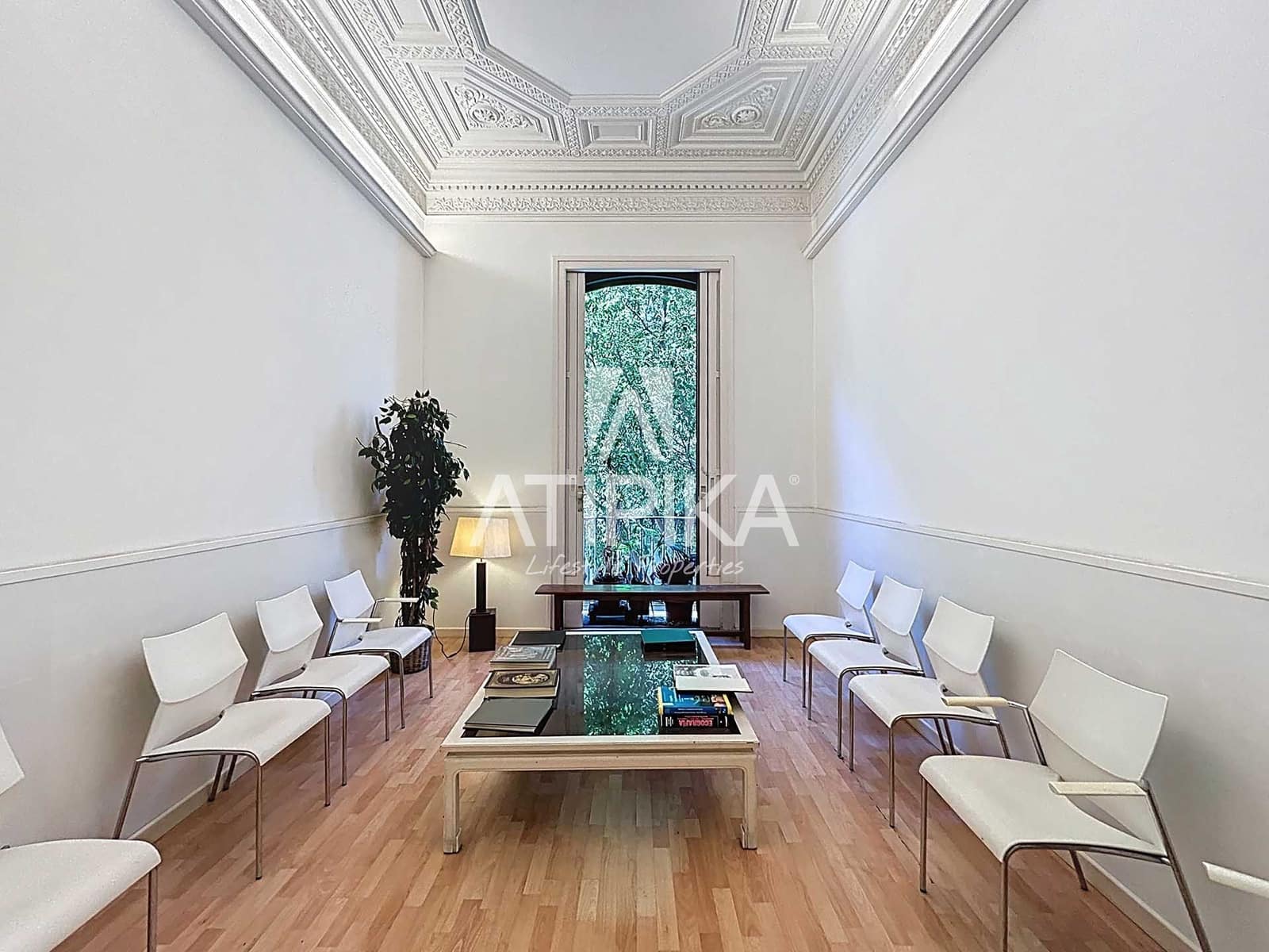 5 bedroom Commercial for rent in Barcelona city - € 3,500 (Ref: 9548713)