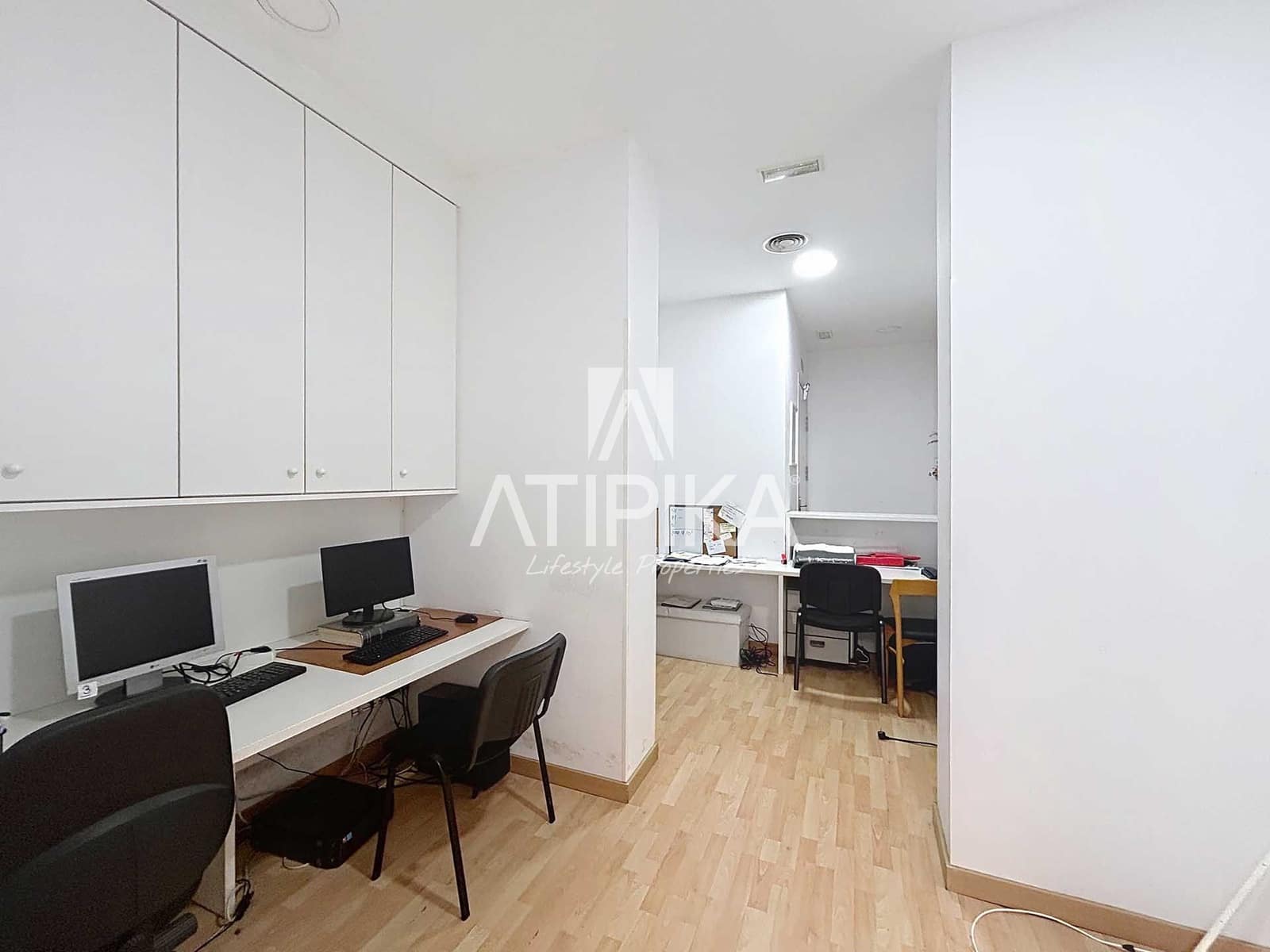 5 bedroom Commercial for rent in Barcelona city - € 3,500 (Ref: 9548713)