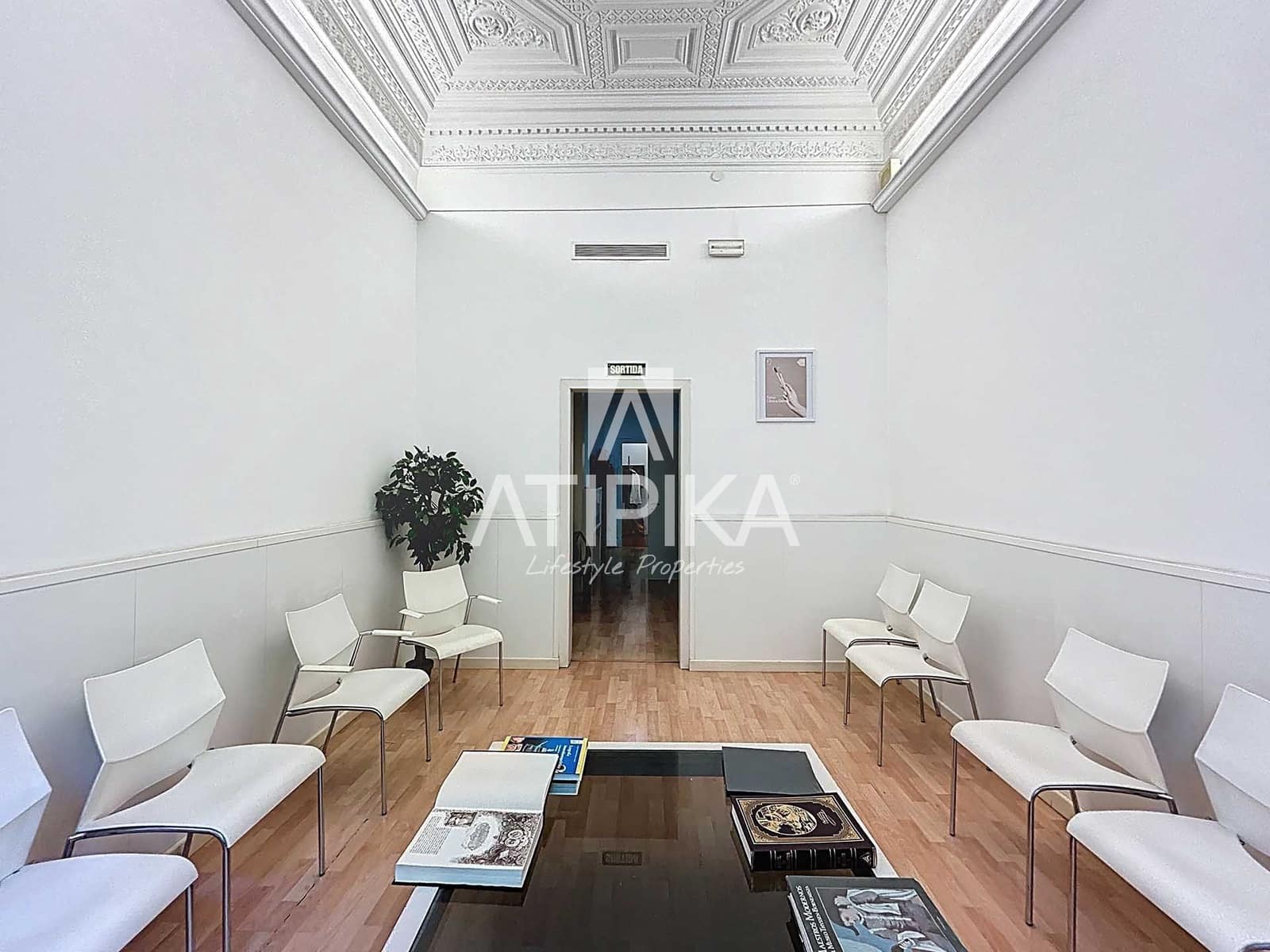 5 bedroom Commercial for rent in Barcelona city - € 3,500 (Ref: 9548713)