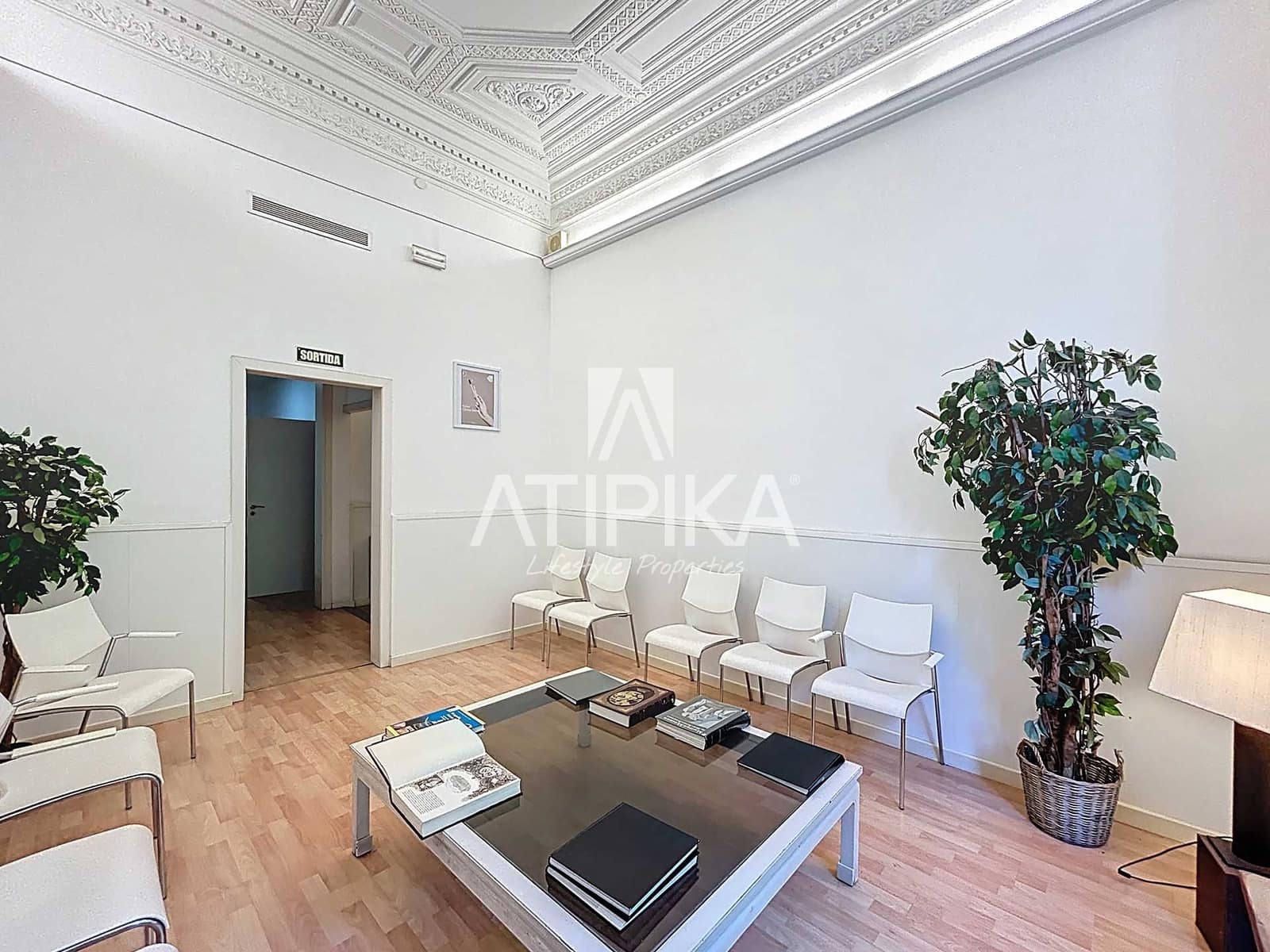 5 bedroom Commercial for rent in Barcelona city - € 3,500 (Ref: 9548713)