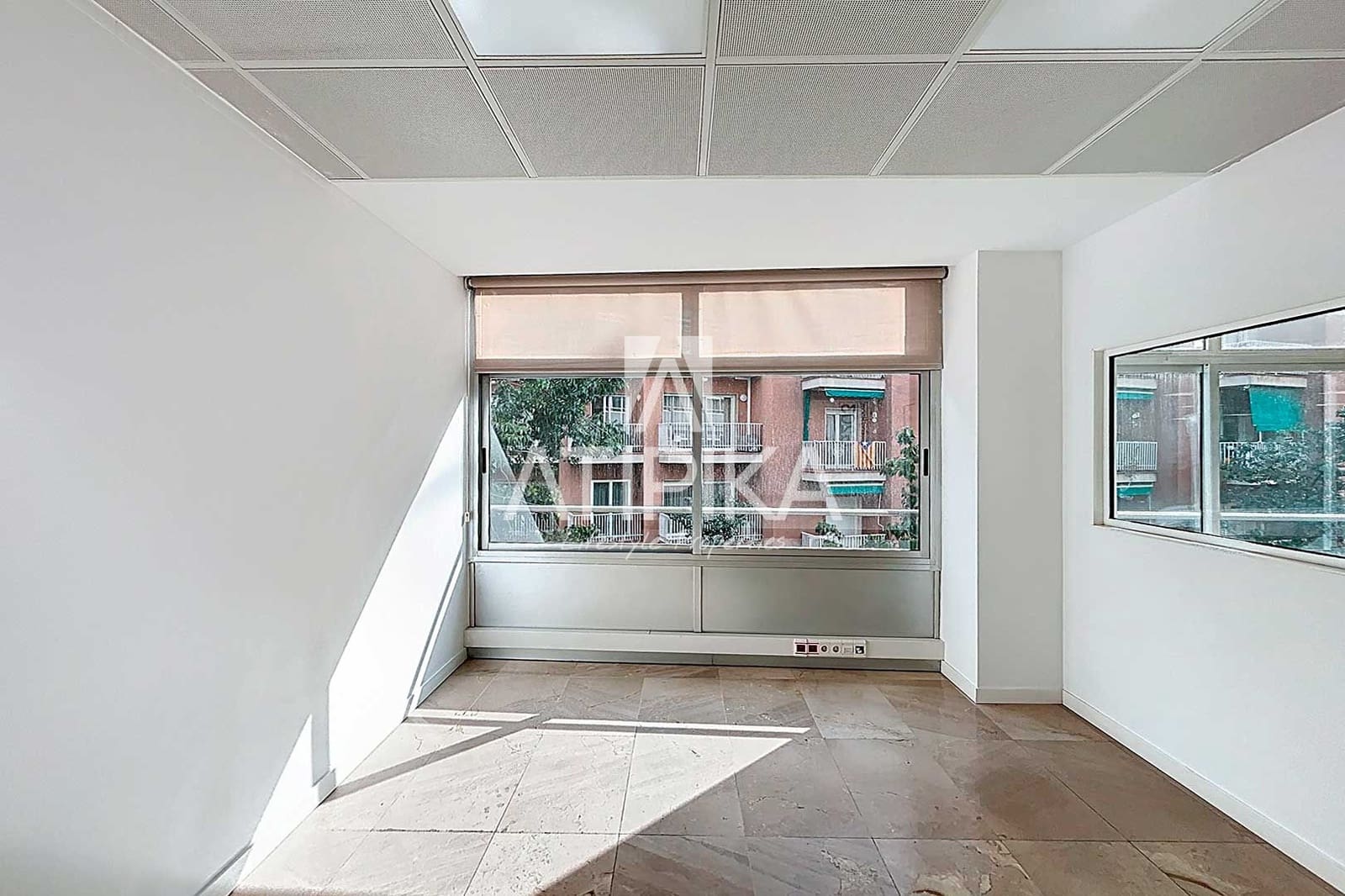 2 soveværelse Kontor til leje i Barcelona by - € 6.665 (Ref: 9548718)