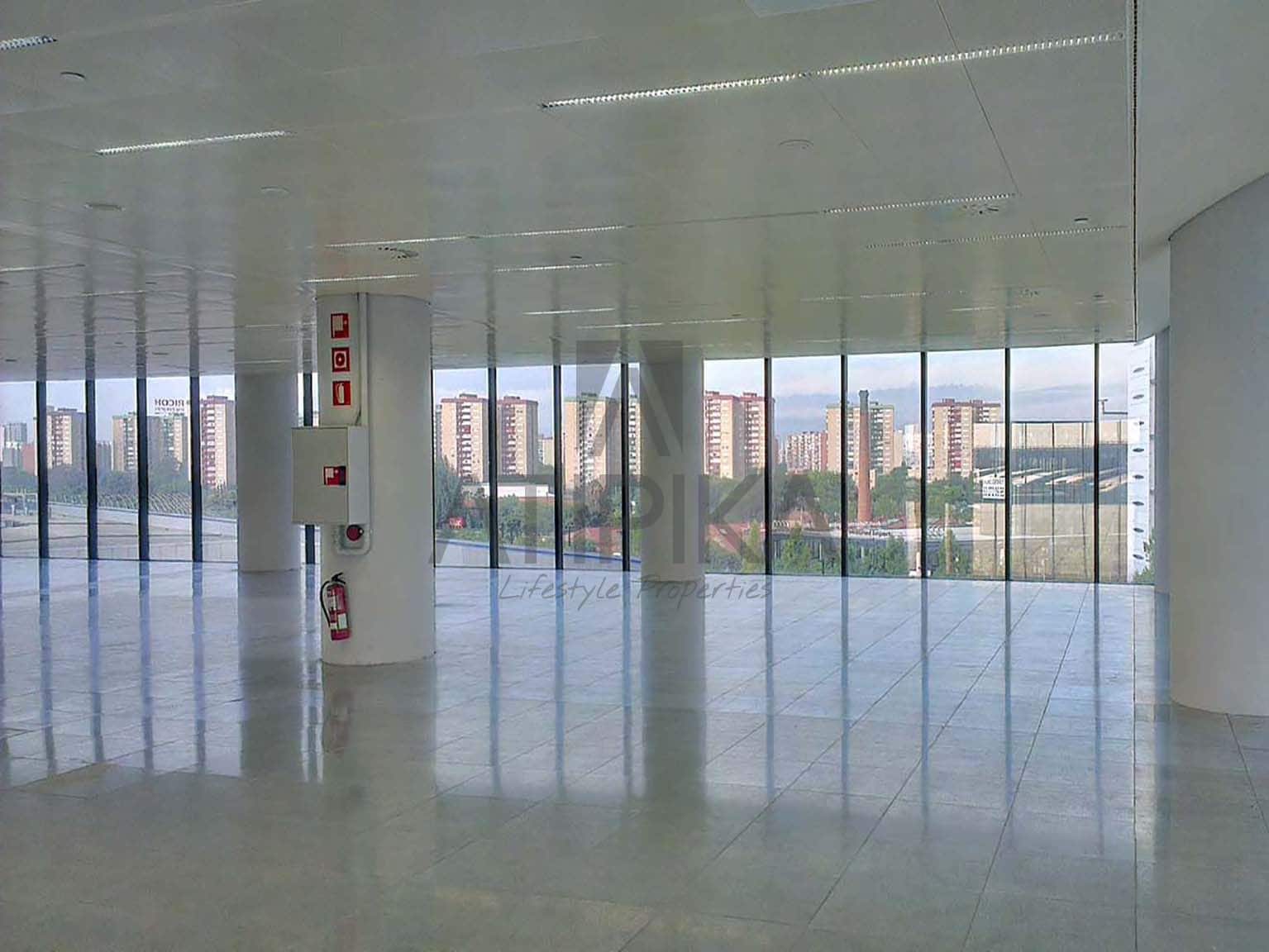 Kontor til leie i L'Hospitalet de Llobregat - € 13 944 (Ref: 9548719)