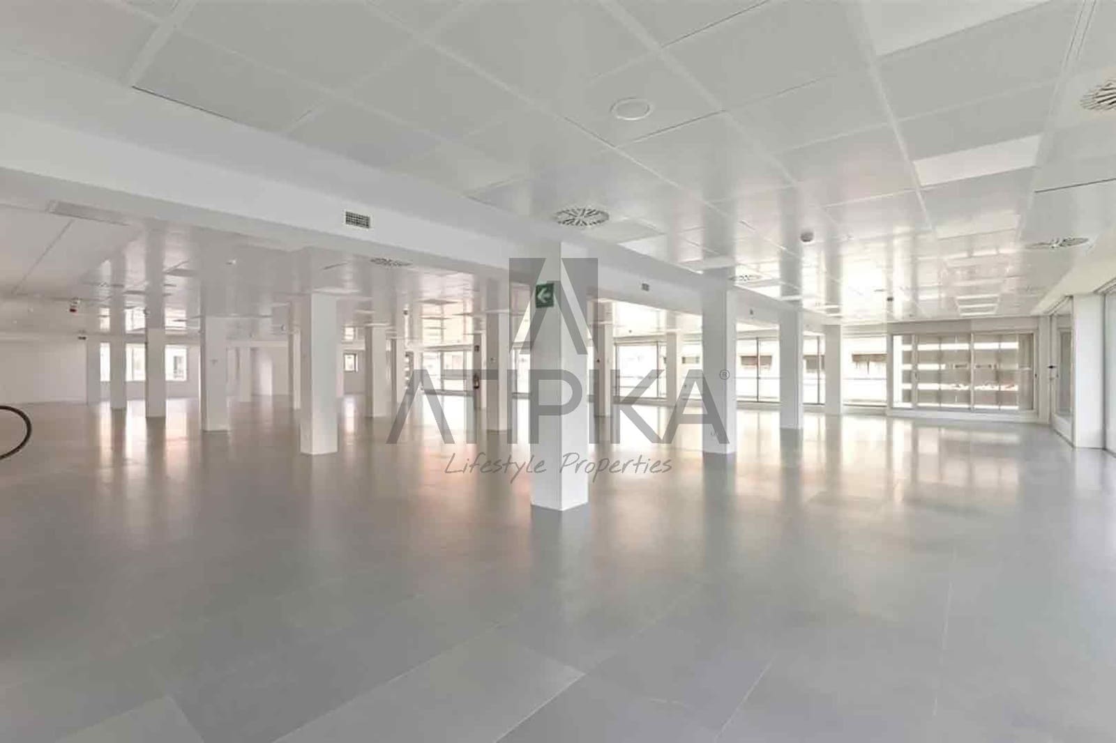 Kontor til leie i Barcelona by - € 16 750 (Ref: 9548721)