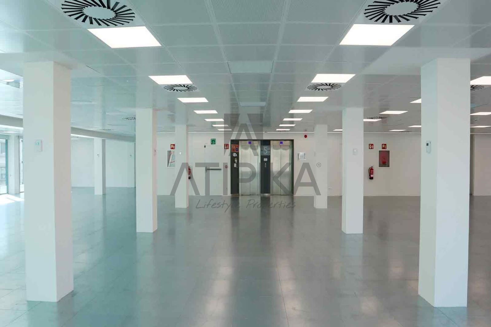 Kontor til leie i Barcelona by - € 16 750 (Ref: 9548721)