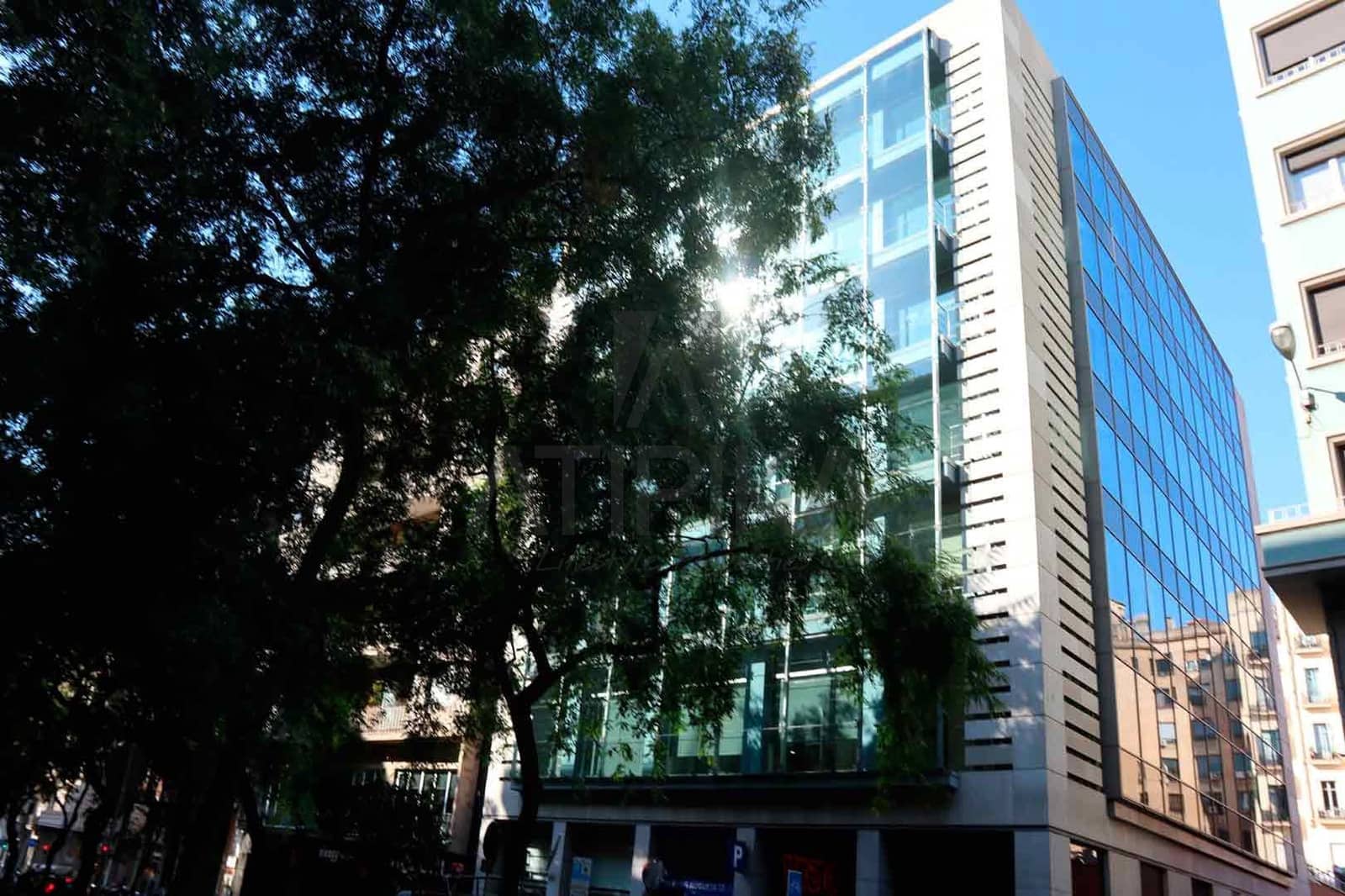 Kontor til leie i Barcelona by - € 16 750 (Ref: 9548721)