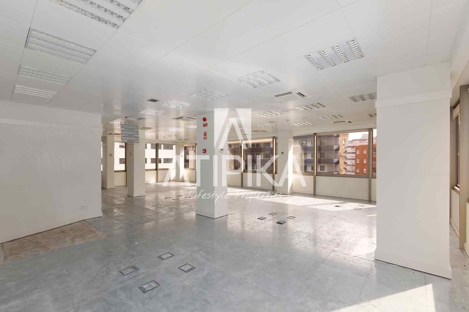 1 soverom Kontor til leie i Barcelona by - € 12 793 (Ref: 9548726)