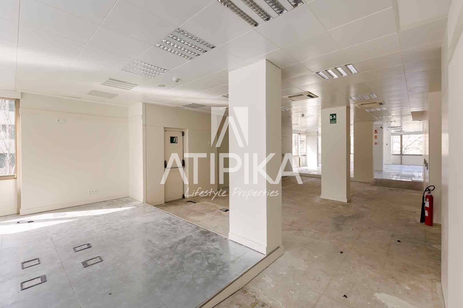 1 soverom Kontor til leie i Barcelona by - € 12 793 (Ref: 9548726)