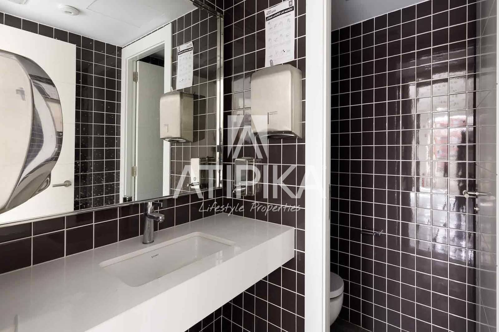 1 soverom Kontor til leie i Barcelona by - € 12 793 (Ref: 9548726)