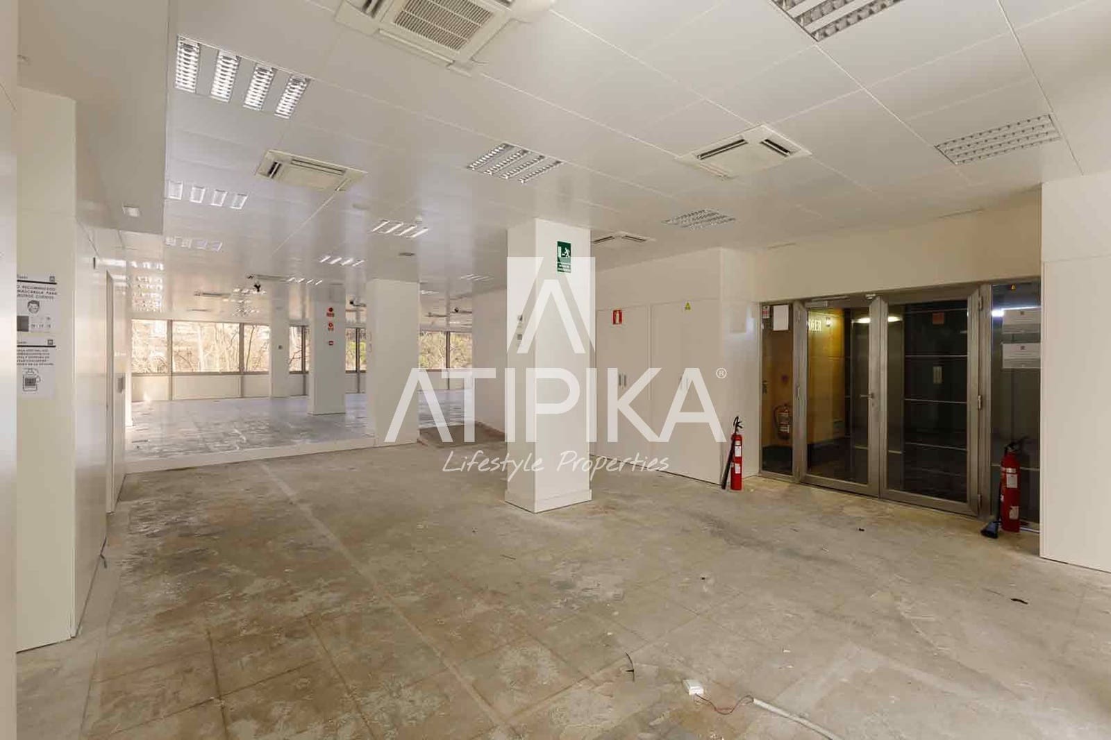 1 soverom Kontor til leie i Barcelona by - € 12 793 (Ref: 9548726)