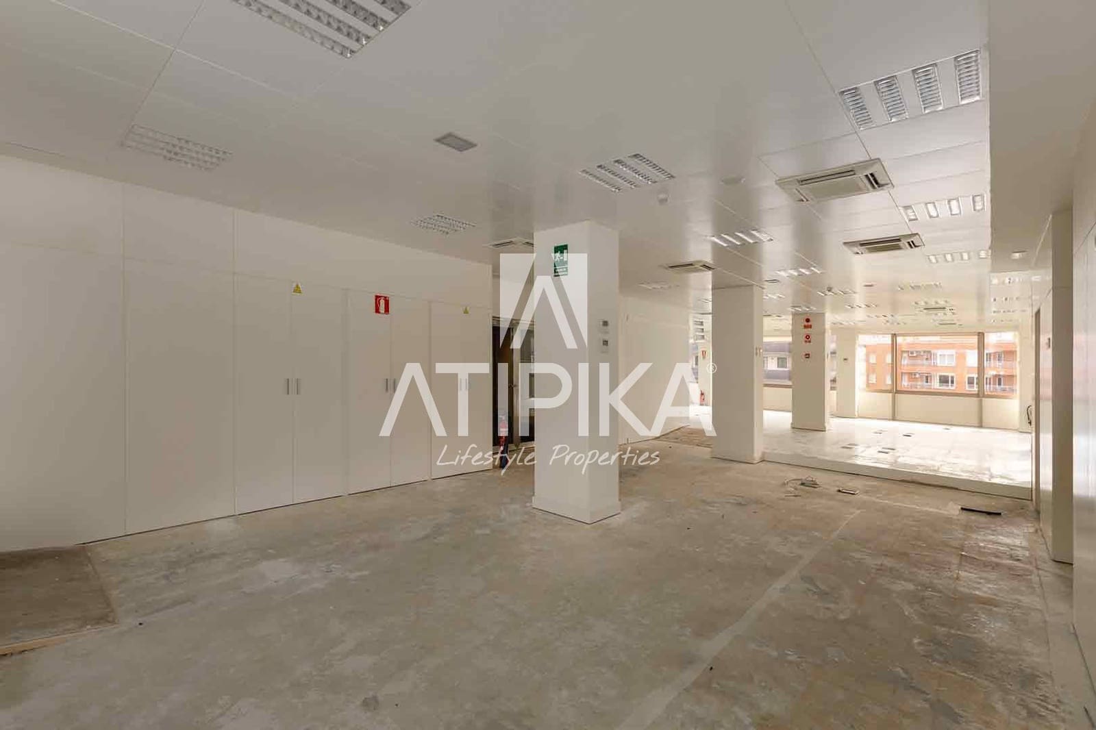 1 soverom Kontor til leie i Barcelona by - € 12 793 (Ref: 9548726)