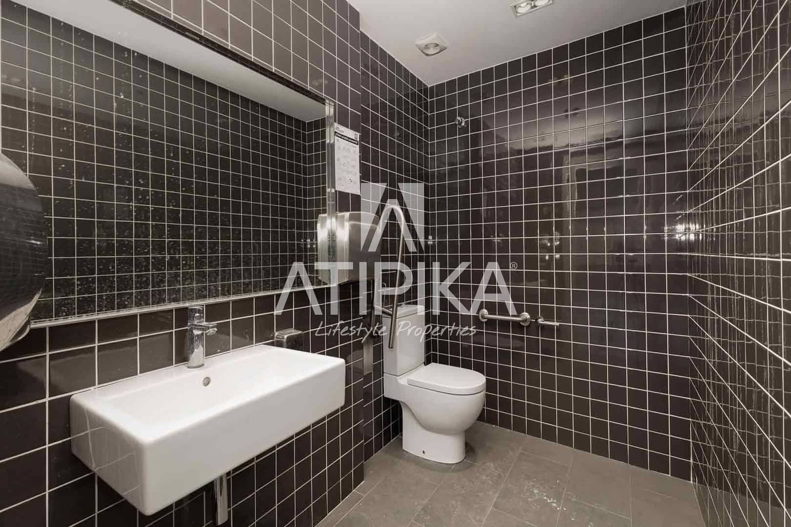 1 soverom Kontor til leie i Barcelona by - € 12 793 (Ref: 9548726)