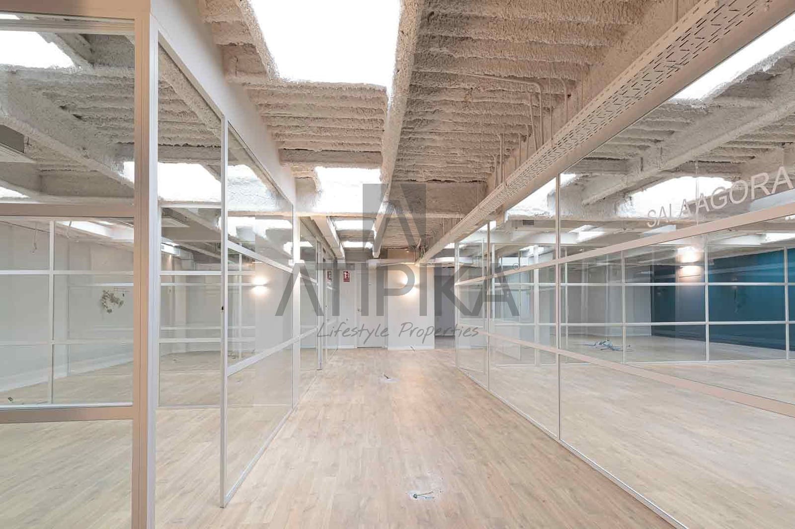 5 soverom Kontor til leie i Barcelona by - € 13 297 (Ref: 9548728)