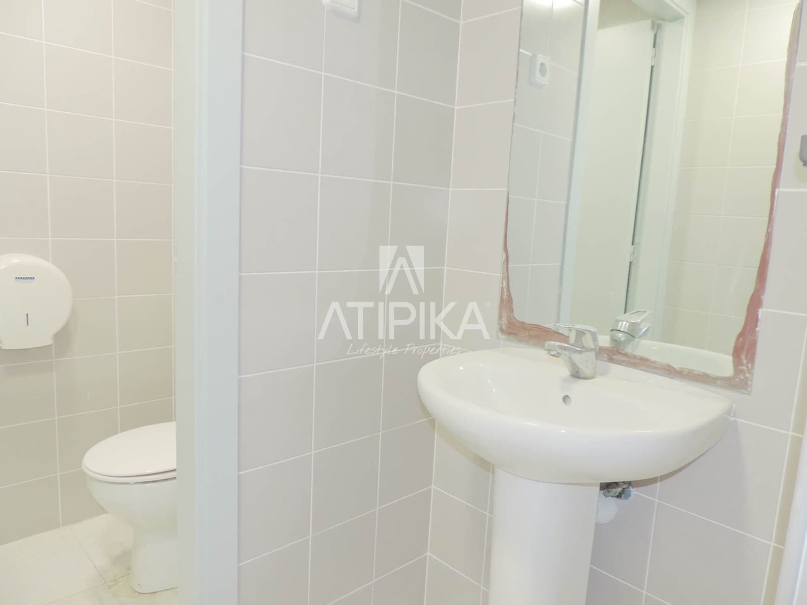 Kontor til leie i Barcelona by - € 10 089 (Ref: 9548730)