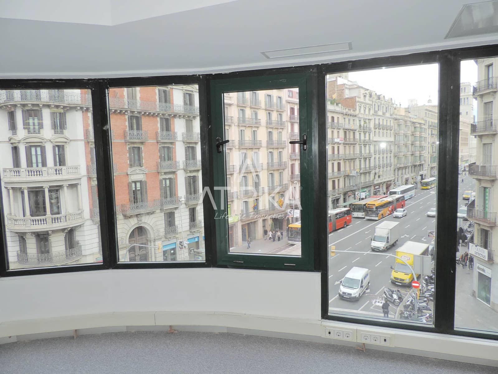 Kontor til leie i Barcelona by - € 10 089 (Ref: 9548730)